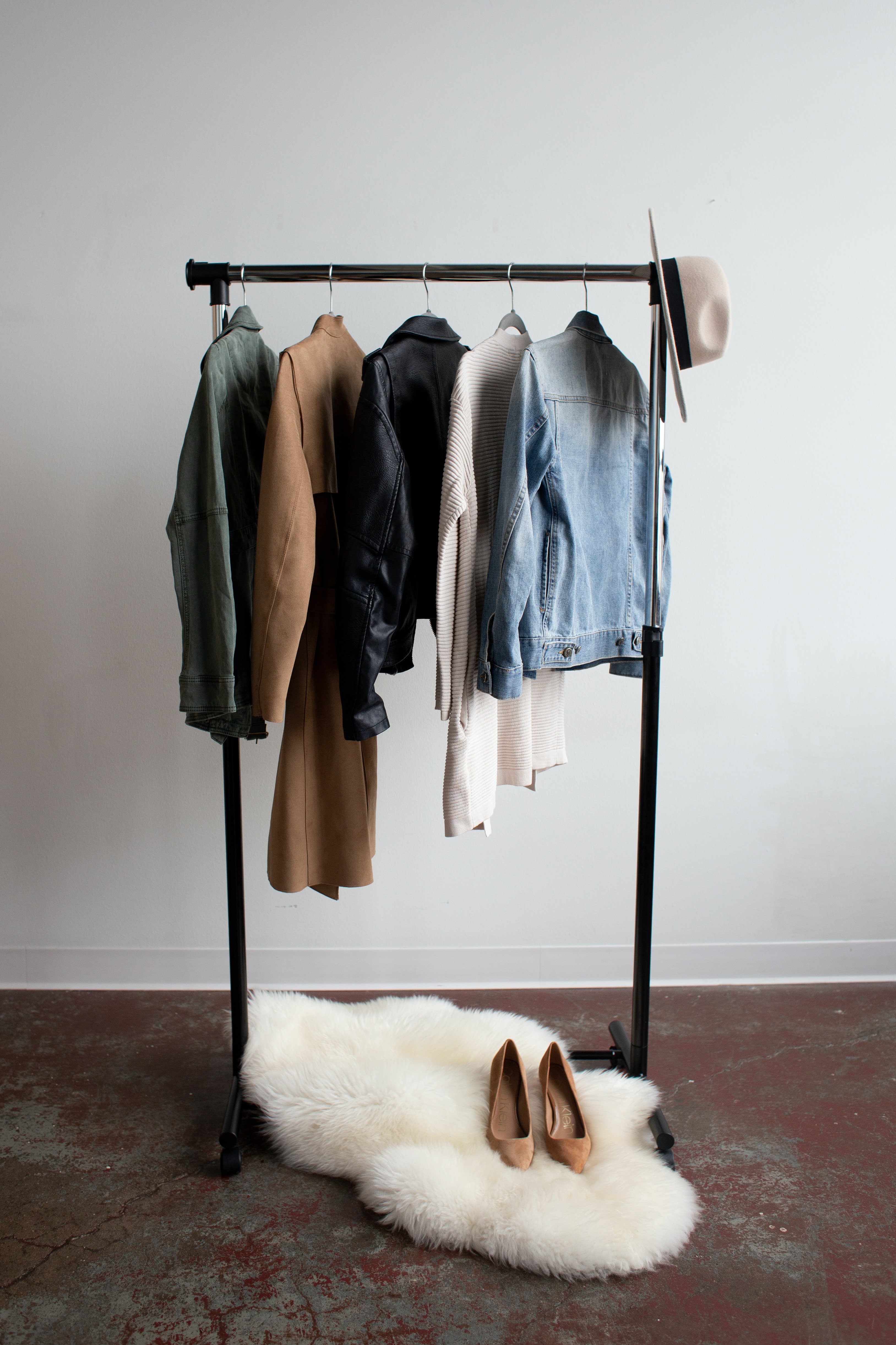 The Art of a Capsule Wardrobe: Effortless Style and Endless Possibilities